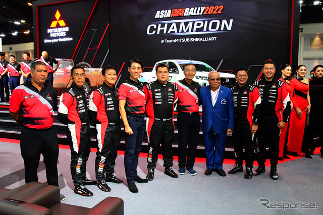 タイ自動車界のVIPとの記念撮影