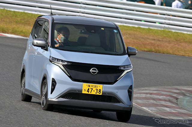 日産サクラ
