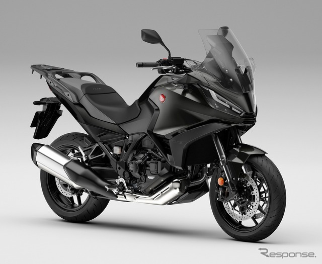 ホンダ NT1100（ガンメタルブラックメタリック）