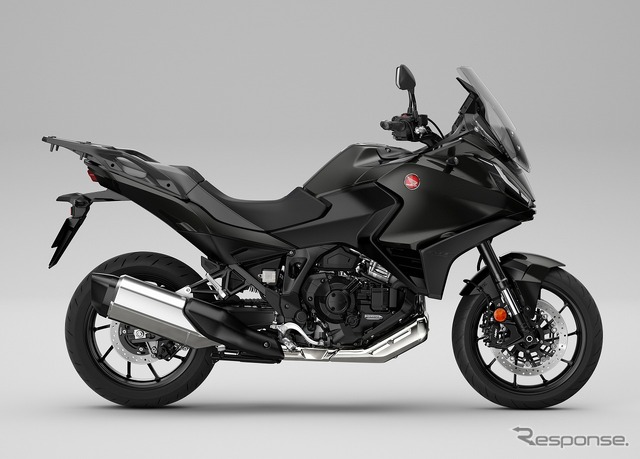 ホンダ NT1100（ガンメタルブラックメタリック）