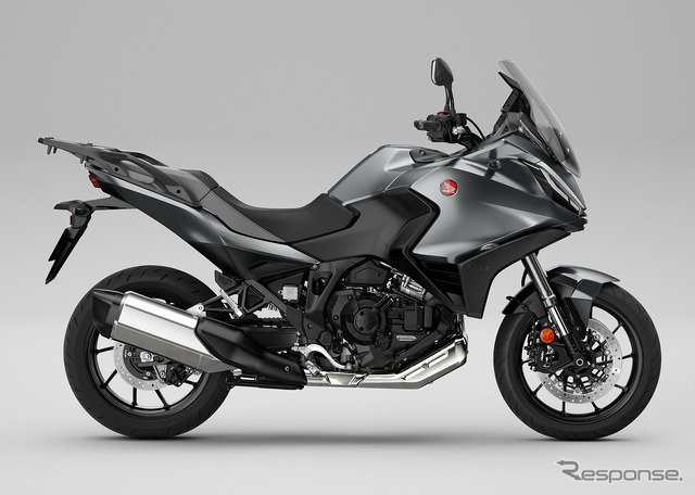 ホンダ NT1100（マットイリジウムグレーメタリック）