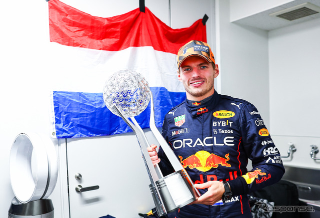 日本GPで2022年のF1ドライバーズタイトル獲得を決めたマックス・フェルスタッペン(レッドブル)。