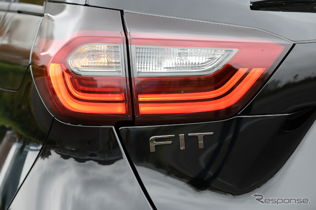 ホンダ フィットRS(純正アクセサリー装着車)
