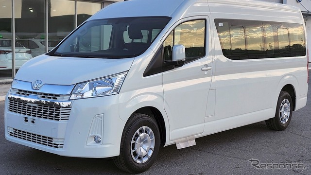 納車予定のバス（トヨタ ハイエース）