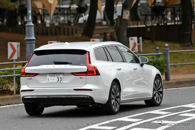 ボルボ V60 アルティメイトB4