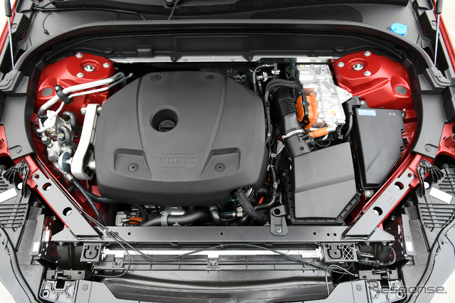 ボルボ XC60 リチャージ アルティメイトT6 AWD