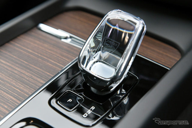 ボルボ XC60 リチャージ アルティメイトT6 AWD