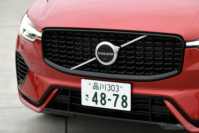 ボルボ XC60 リチャージ アルティメイトT6 AWD