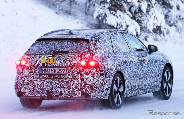 アウディ A4 アバント PHEVモデルの次期型プロトタイプ(スクープ写真)