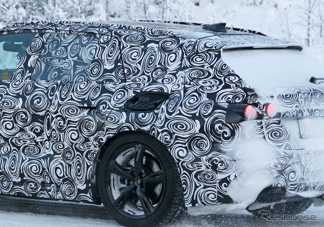 アウディ A4 アバント PHEVモデルの次期型プロトタイプ(スクープ写真)