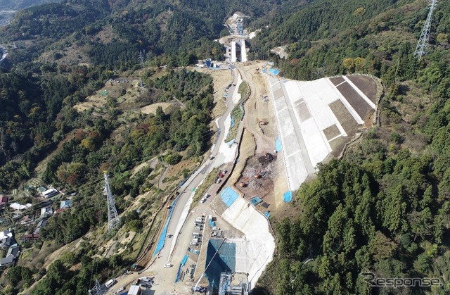 向原切土付近(神奈川県山北町域。11月)