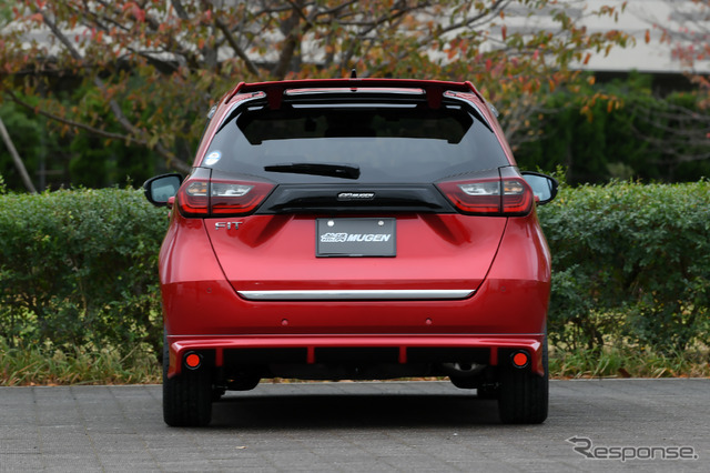 ホンダ フィット LUXE 無限パーツ装着車