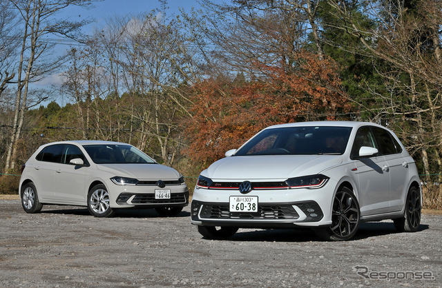 VW ポロGTI 改良新型（手前）とベースとなったポロ（奥）