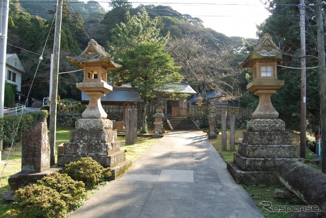 伊奈西波岐神社　境内