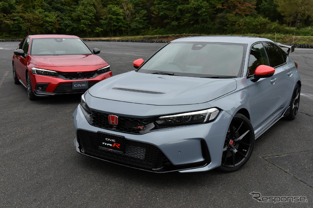 ホンダ シビックタイプR(右)とシビック(左)純正アクセサリー装着車