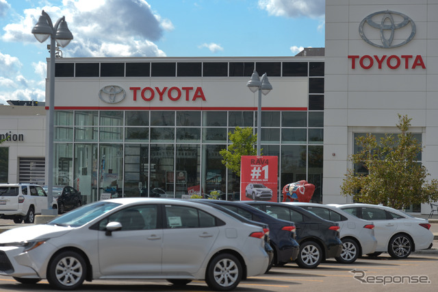 カナダ、エドモントンのトヨタ販売店