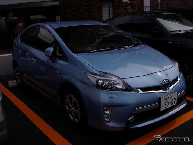 トヨタ・プリウス3代目(PHV)