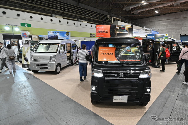 岡モータースのブース(大阪キャンピングカーフェア2022)
