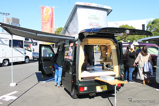 オートワンの軽自動車キャンピングカー『給電くんPOPUPルーフ』(お台場キャンピングカーフェア2022)
