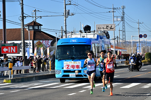 「地球を笑顔にするくるま」コースターベースのFCEV車両