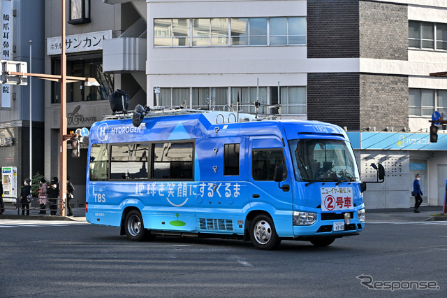 「地球を笑顔にするくるま」コースターベースのFCEV車両