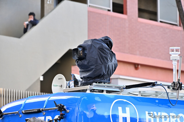 「地球を笑顔にするくるま」コースターベースのFCEV車両