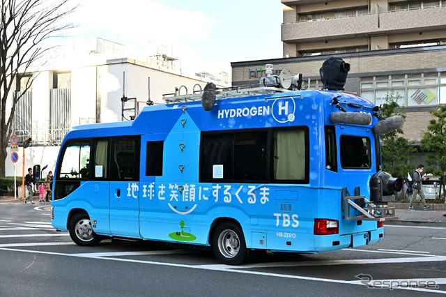 「地球を笑顔にするくるま」コースターベースのFCEV車両