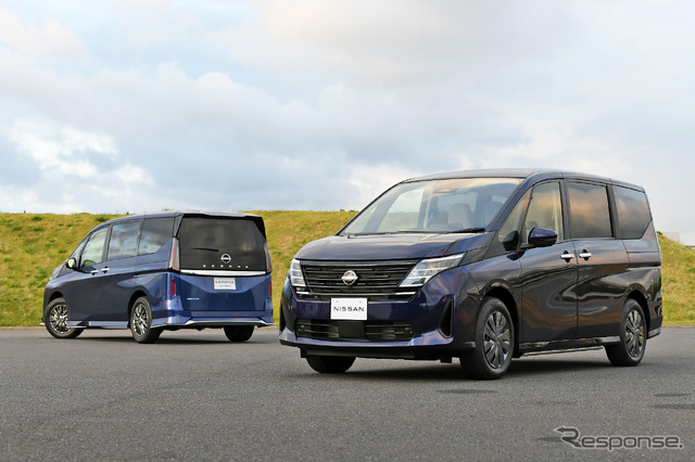 日産 セレナ 新型のAUTECH(左)とベースモデル(右)。ベースモデルは上位モデルとはフロントマスクが異なる