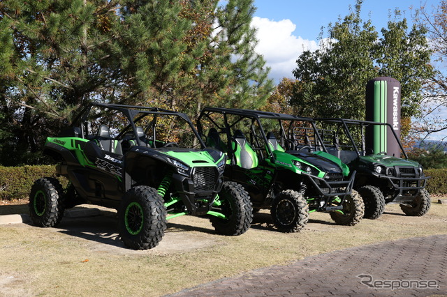 カワサキ TERYX4 S LE、TERYX KRX 1000、MULE PRO-FXT EPS（左から）