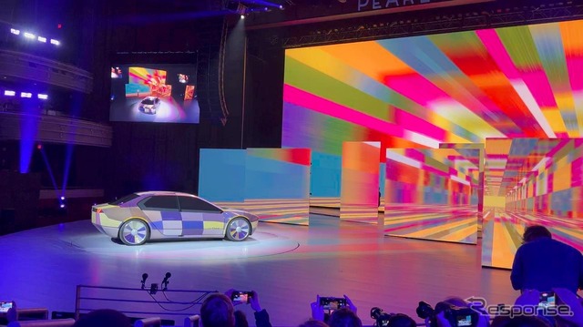 BMW i Vision Dee(CES 2023プレビュー)