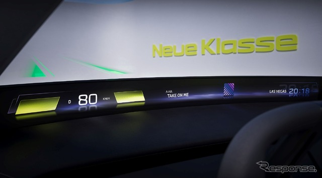 次世代ヘッドアップディスプレイが組み込まれたBMWの新型EVのインテリア