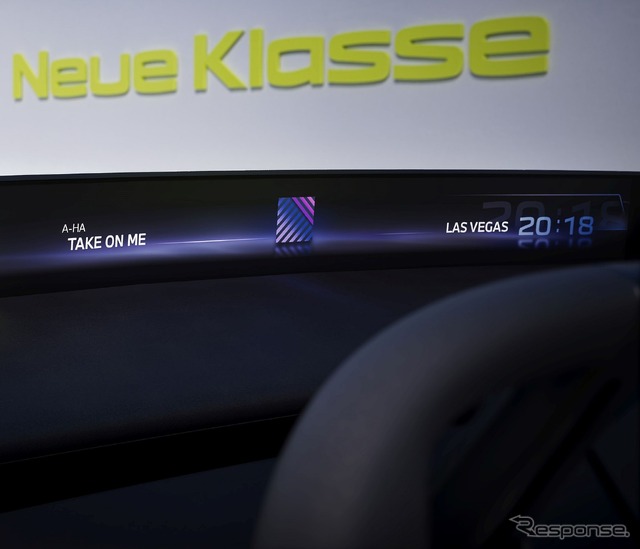 次世代ヘッドアップディスプレイが組み込まれたBMWの新型EVのインテリア