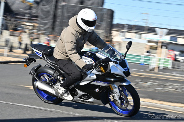 ヤマハ YZF-R15M