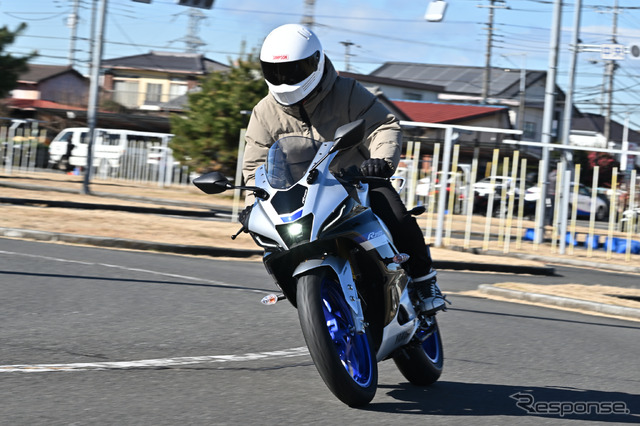 ヤマハ YZF-R15M