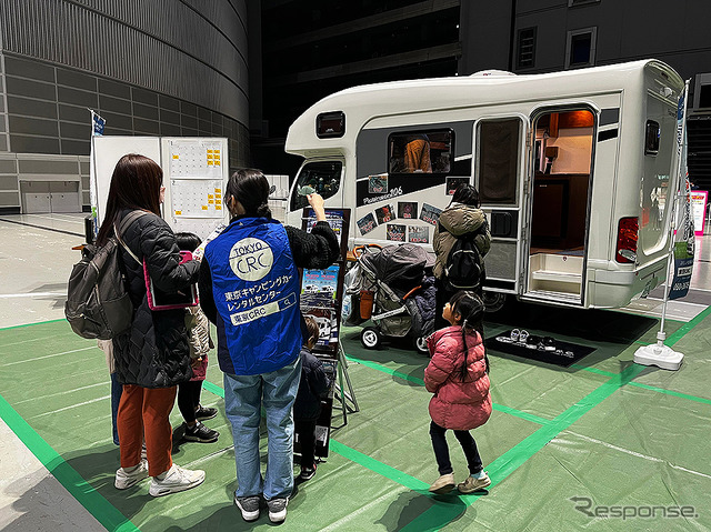 「冬スポ!!」さいたまスーパーアリーナ会場に出現したジャパンキャンピングカーレンタルセンターの「トヨ タカムロード ロビンソン106」