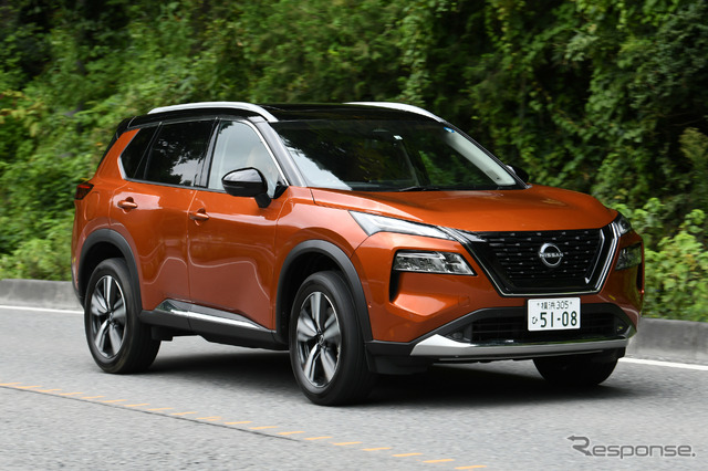 日産 エクストレイル(G e-4ORCE)