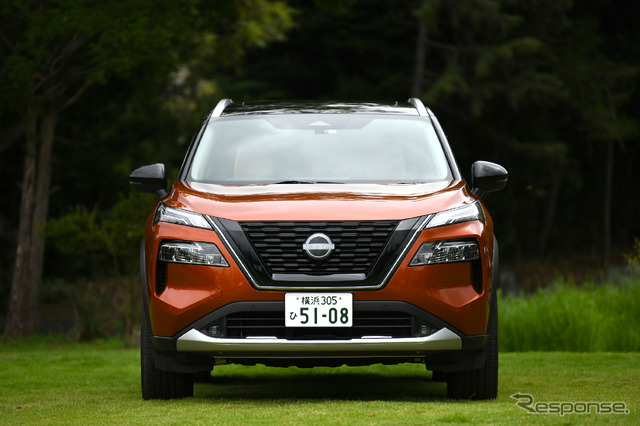 日産 エクストレイル(G e-4ORCE)