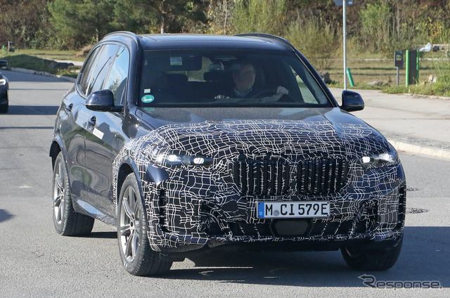 BMW X5 改良新型に設定されるPHEVモデルのプロトタイプ(スクープ写真)