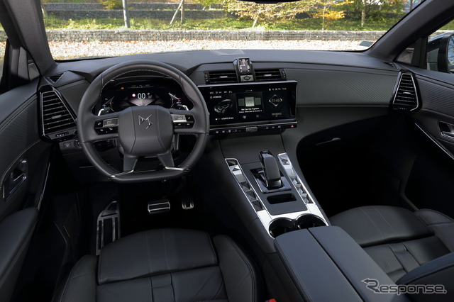 DS 7 E-TENSE 4X4 360(海外仕様)