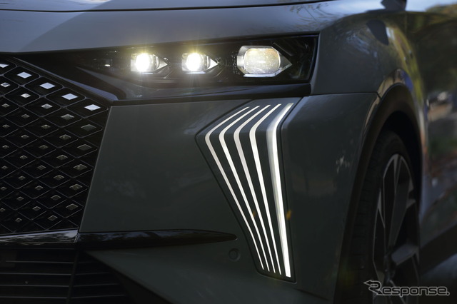 DS 7 E-TENSE 4X4 360(海外仕様)
