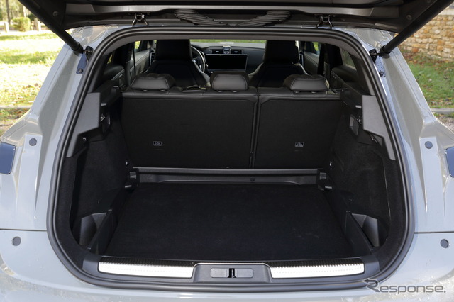 DS 7 E-TENSE 4X4 360(海外仕様)