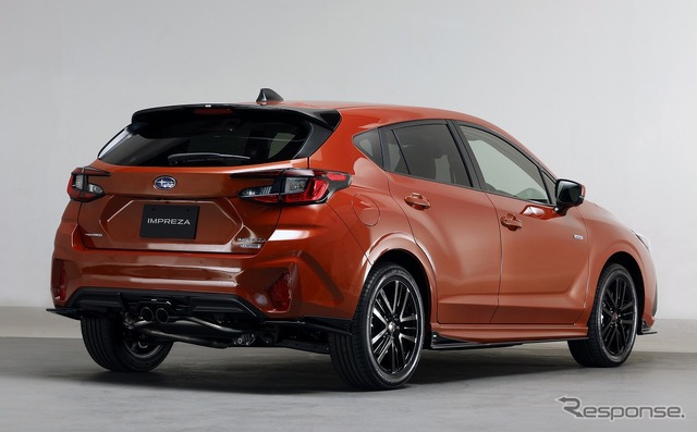 スバル インプレッサ新型(日本仕様車・プロトタイプ)STI パーツ装着車