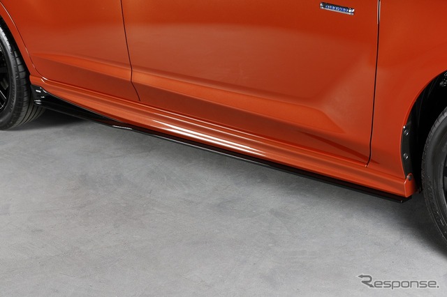 スバル インプレッサ新型(日本仕様車・プロトタイプ)STI パーツ装着車