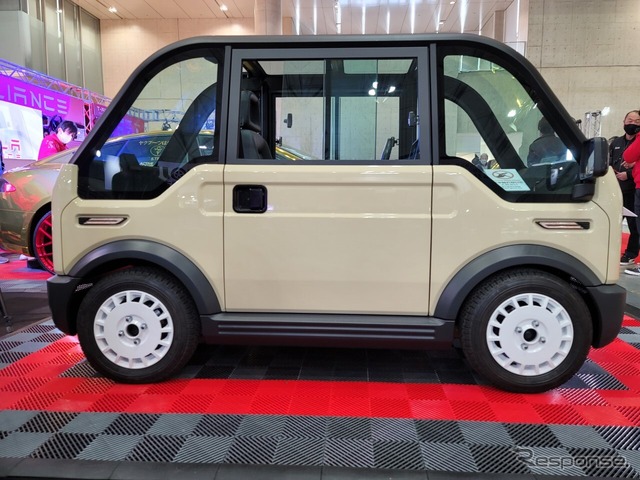 KGモーターズ ミニマルモビリティコンセプト(東京オートサロン2023)。サイドから見るとコストダウンのためフロントとリアがほぼ相似形なのがよくわかる。
