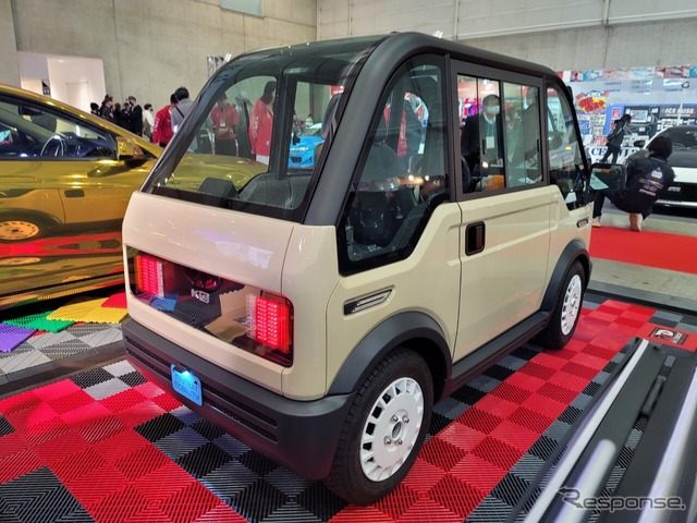 KGモーターズ ミニマルモビリティコンセプト(東京オートサロン2023)。斜め後ろから。