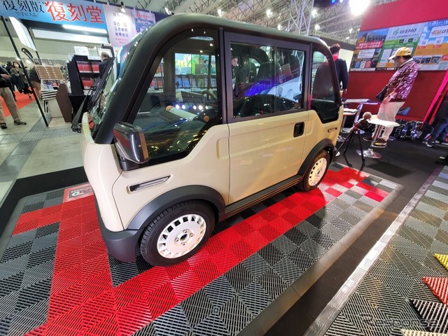 KGモーターズ ミニマルモビリティコンセプト(東京オートサロン2023)。斜め前から