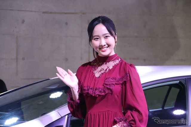 本田望結さん(東京オートサロン2023)