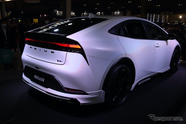 モデリスタのカスタムパーツを装着した新型プリウス(東京オートサロン2023)