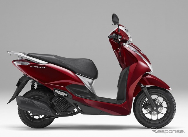 ホンダ リード125（キャンディーノーブルレッド）