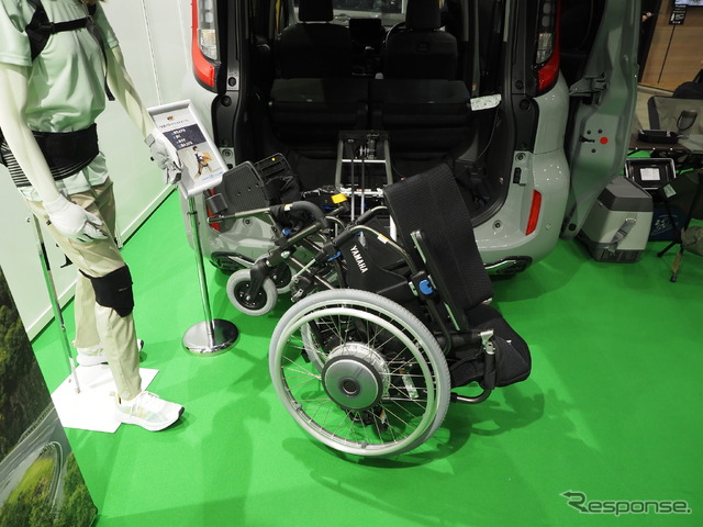 車いす収納装置